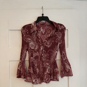 Sunny Leigh fitted button down blouse, flared arms